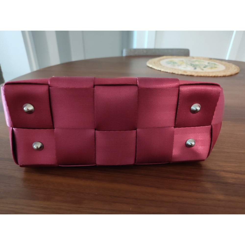 Harveys The Original Seatbelt Bag Woven Baguette Shoulder Bag Pink Raspberry - Picture 3 of 8